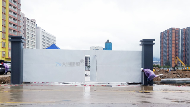 深圳施工項(xiàng)目大門-烤漆鋼結(jié)構(gòu)工地雙開門<